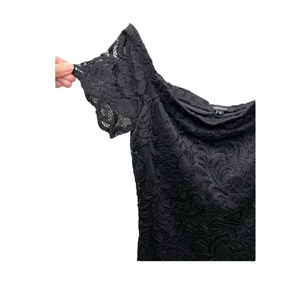 AMBIANCE BLACK LACE-OFF SHOULDERS BODY CONE DRESS IN SIZE 1X - Picture 5 of 9